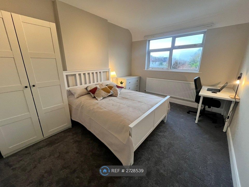 Property photo 3 of 20 Room 2