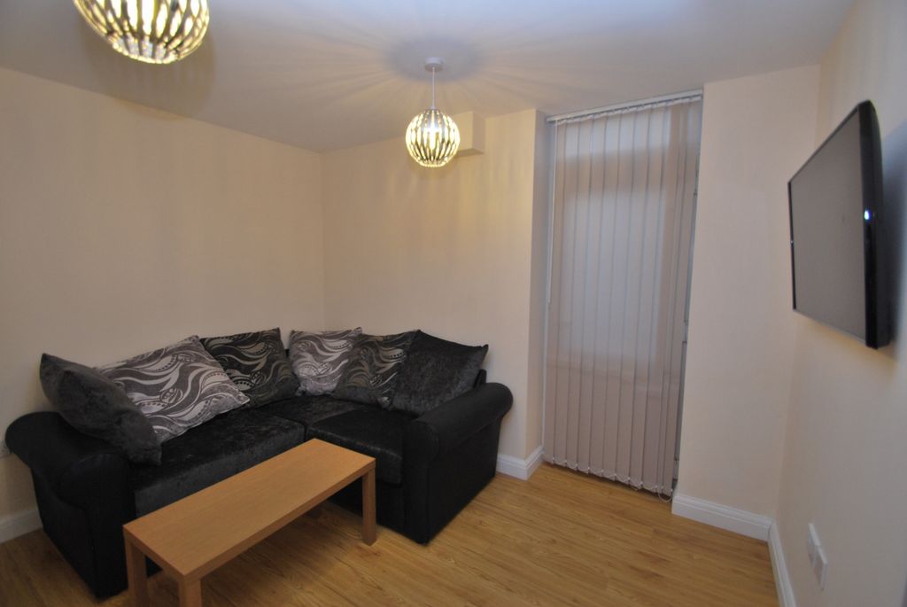 Property photo 3 of 9 Photo 8