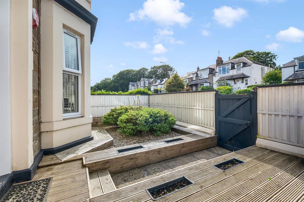 Property photo 3 of 33
