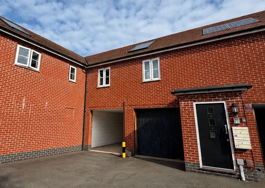 Property photo 1 of 6 Narrowboat Lane