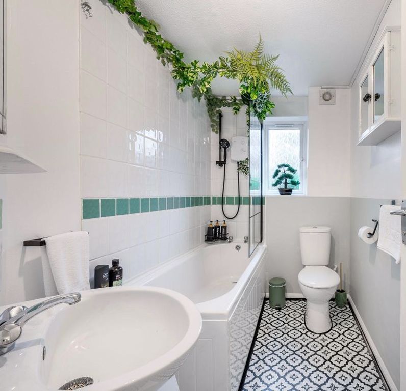 Property photo 3 of 9 Photo 13