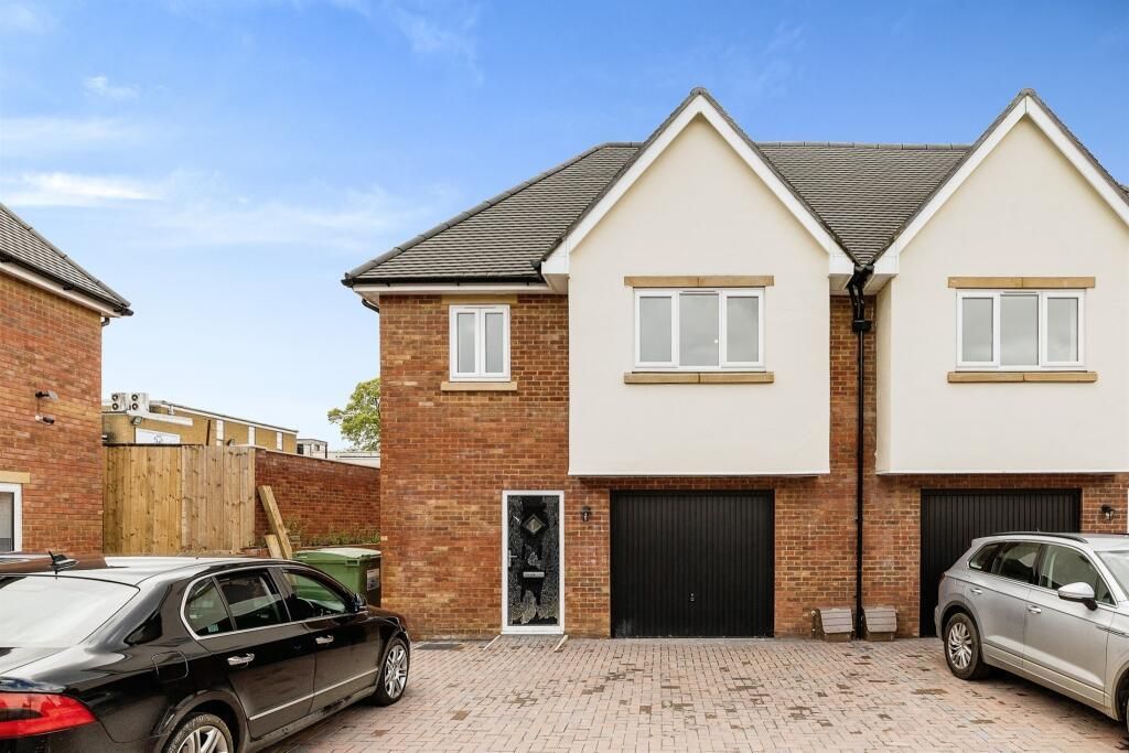 Property photo 1 of 1 External