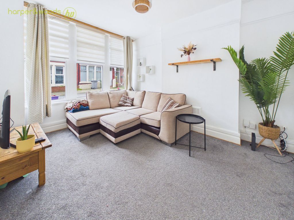 Property photo 2 of 31