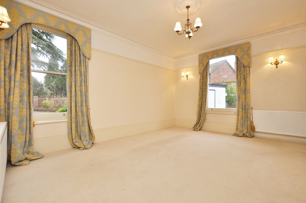Property photo 3 of 17 Photo 04