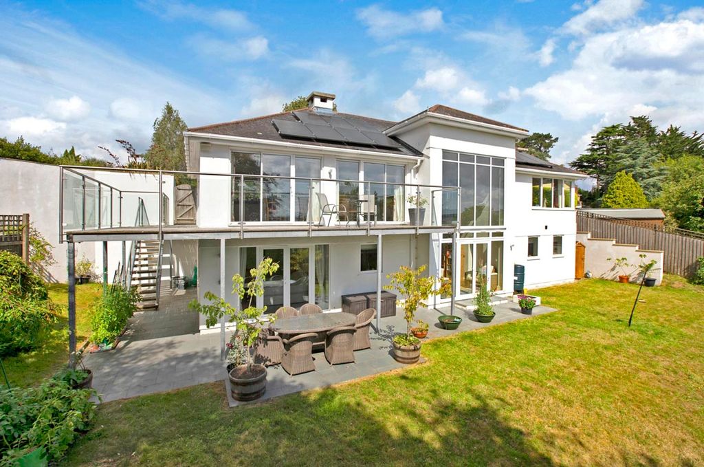 Property photo 1 of 23