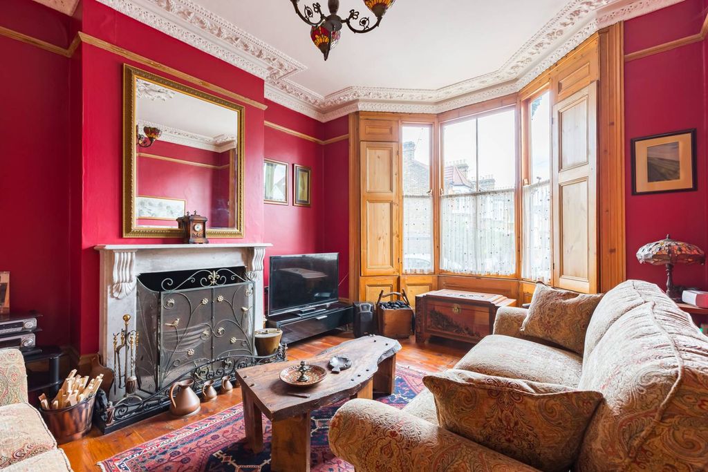 Property photo 2 of 18