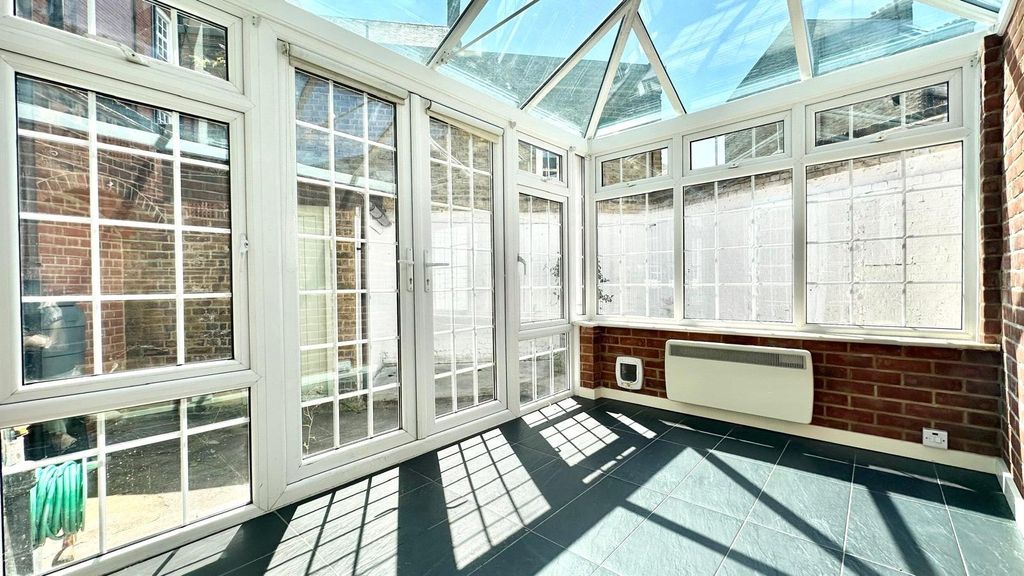 Property photo 3 of 19 Picture No. 20