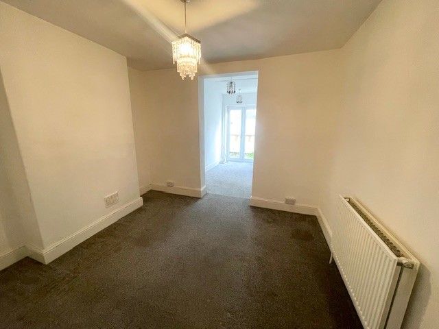 Property photo 2 of 8 Lounge