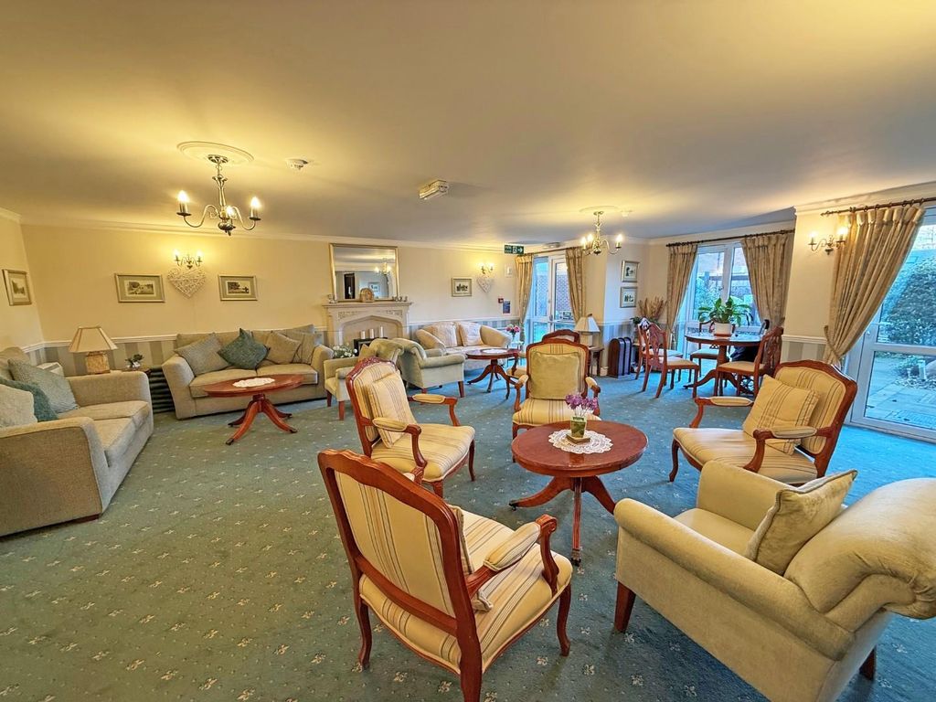 Property photo 2 of 17 Communal Lounge.Jpg