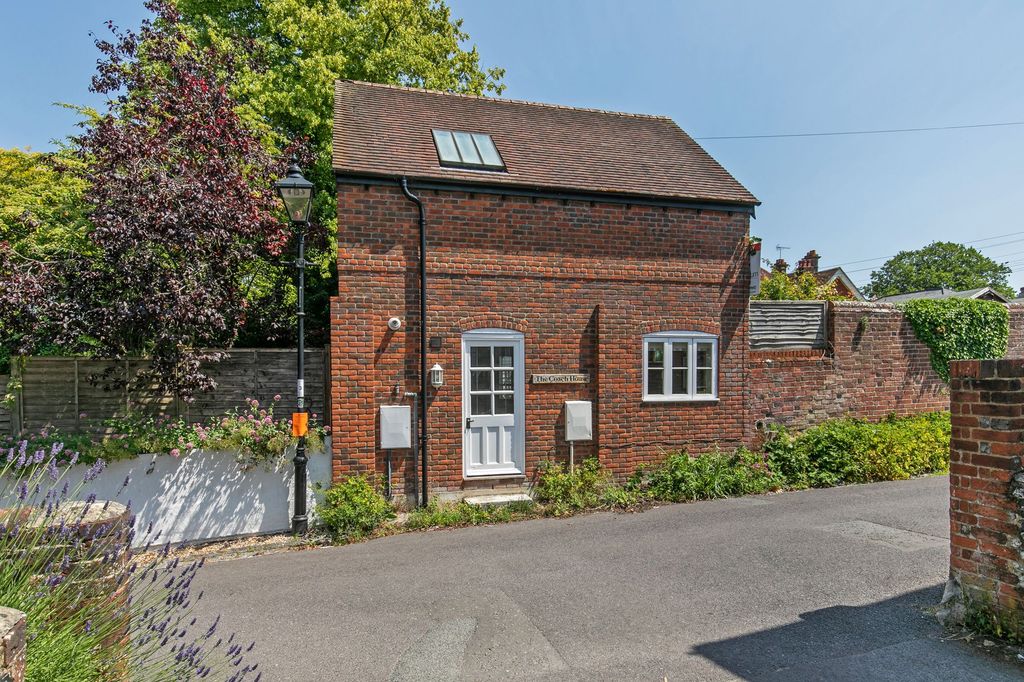 Property photo 1 of 6