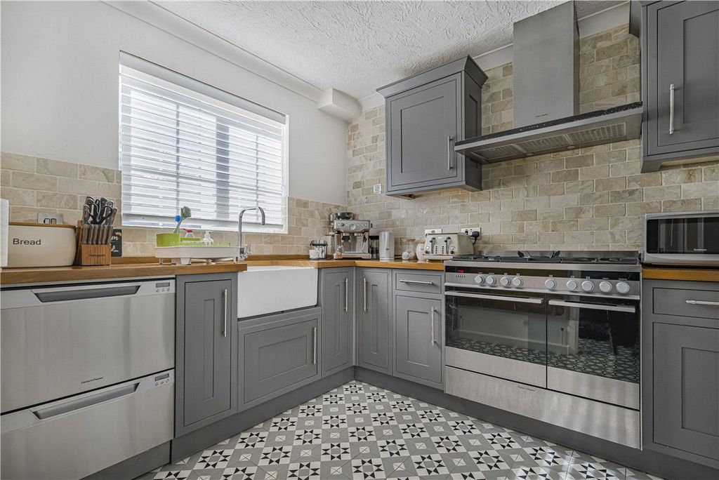 Property photo 3 of 27 Picture No. 09