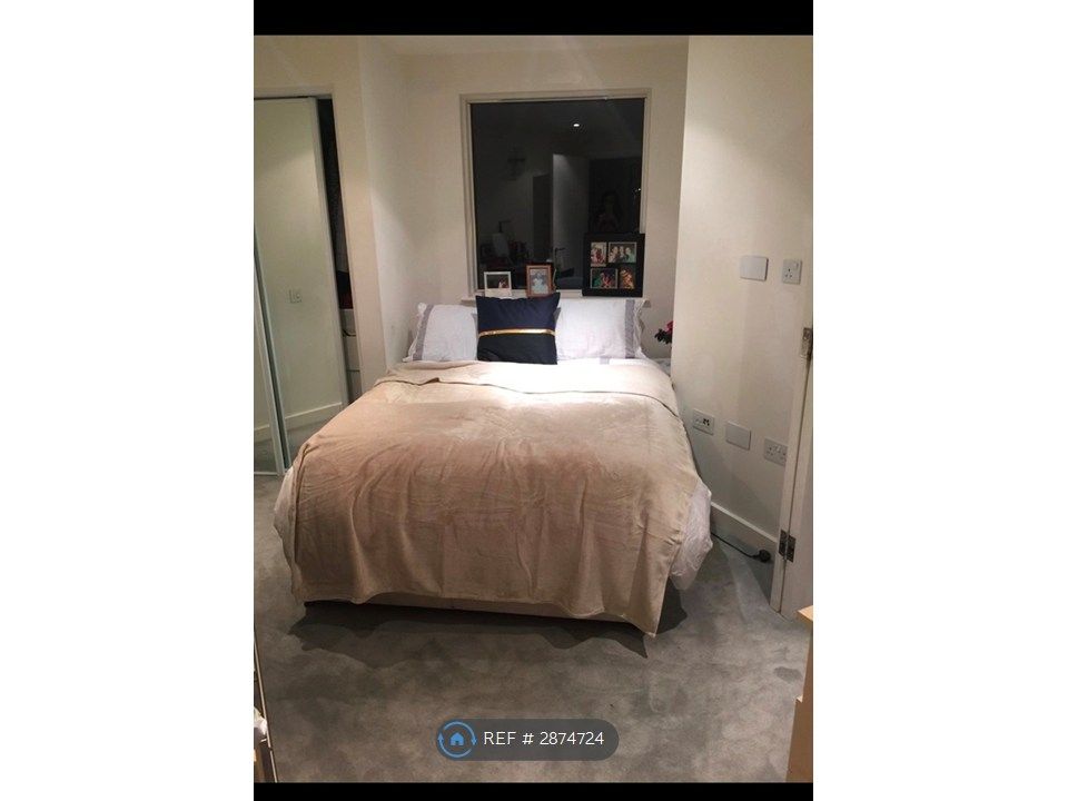 Property photo 2 of 6 Double Bedroom