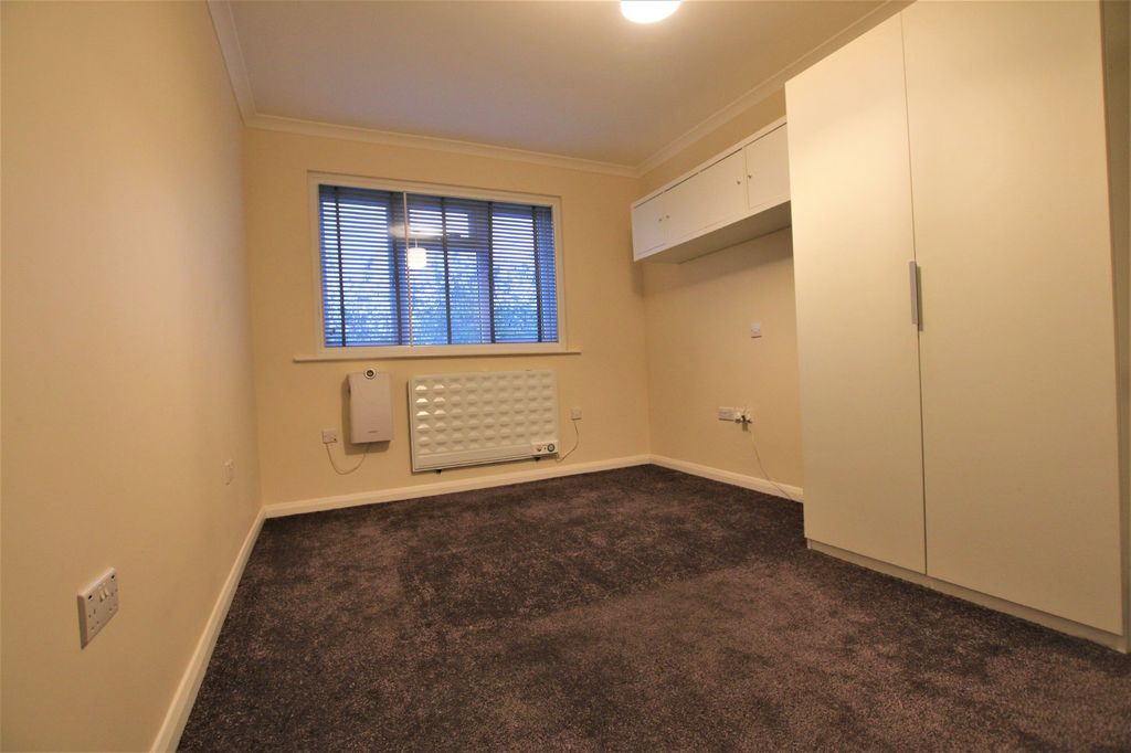 Property photo 3 of 6