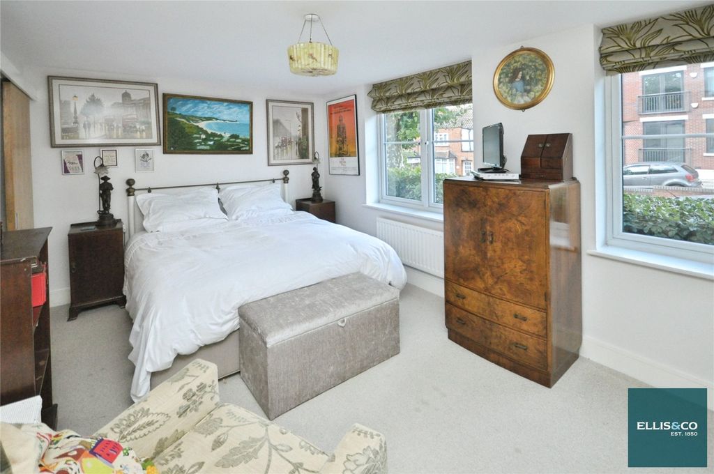 Property photo 3 of 11 Picture No. 02