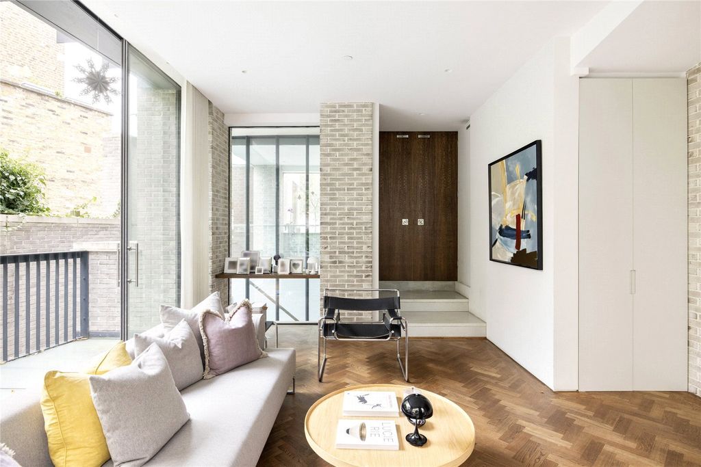 Property photo 2 of 24 Picture No. 02