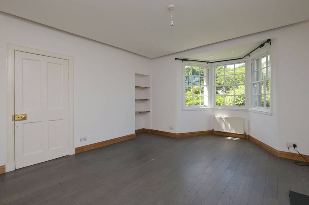 Property photo 2 of 27