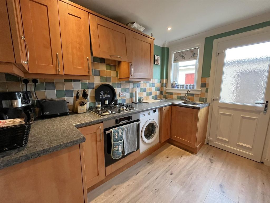 Property photo 3 of 20 Kitchen