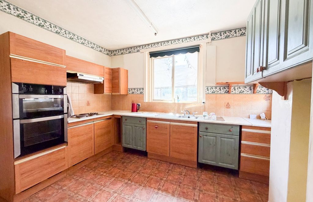 Property photo 3 of 26