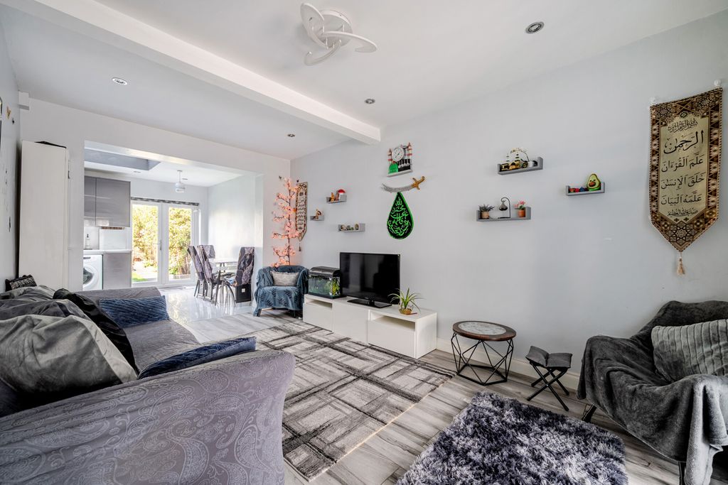 Property photo 2 of 18 1511017-18-6A8c4A...