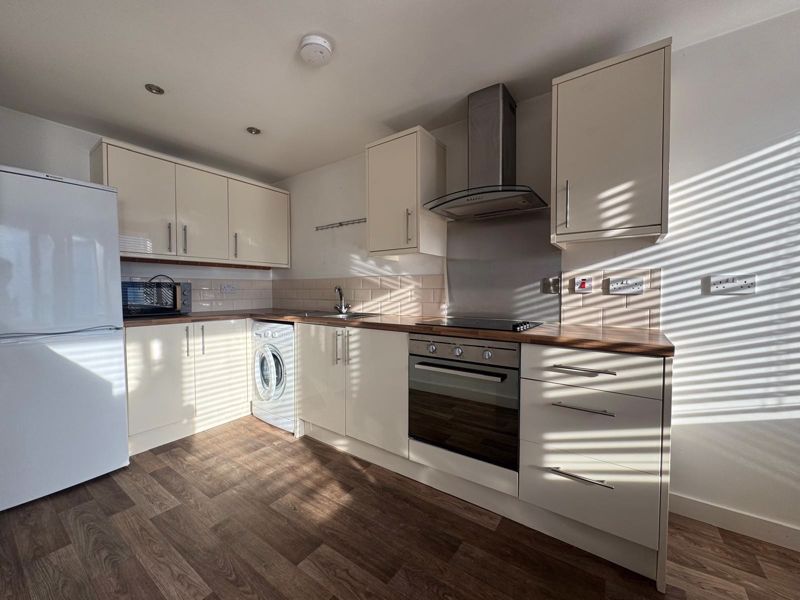 Property photo 2 of 6 Photo 4