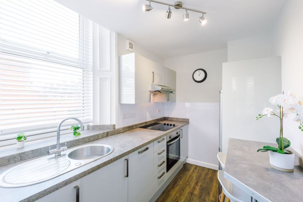 Property photo 3 of 5 44Btf4 - Kitchen