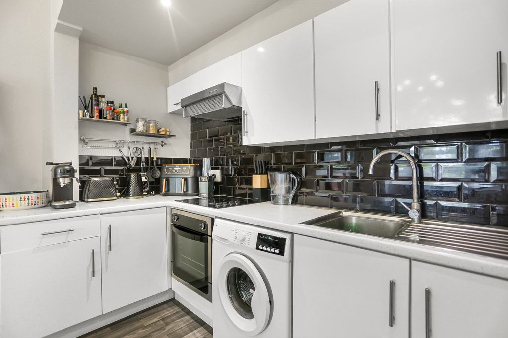 Property photo 3 of 11 296A8830