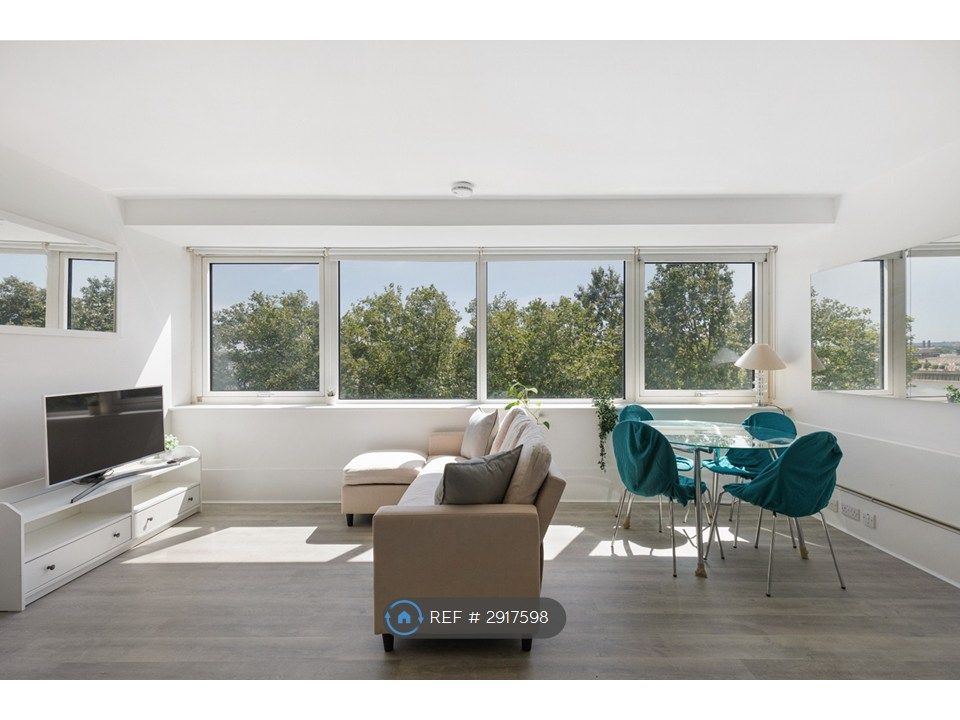 Property photo 1 of 14 Living Room