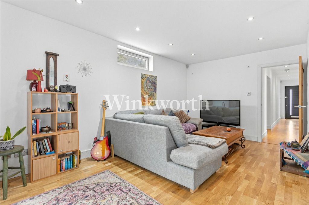 Property photo 3 of 12 Picture No. 09