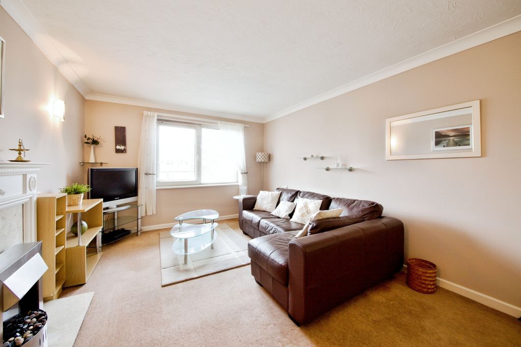 Property photo 2 of 10 Lounge