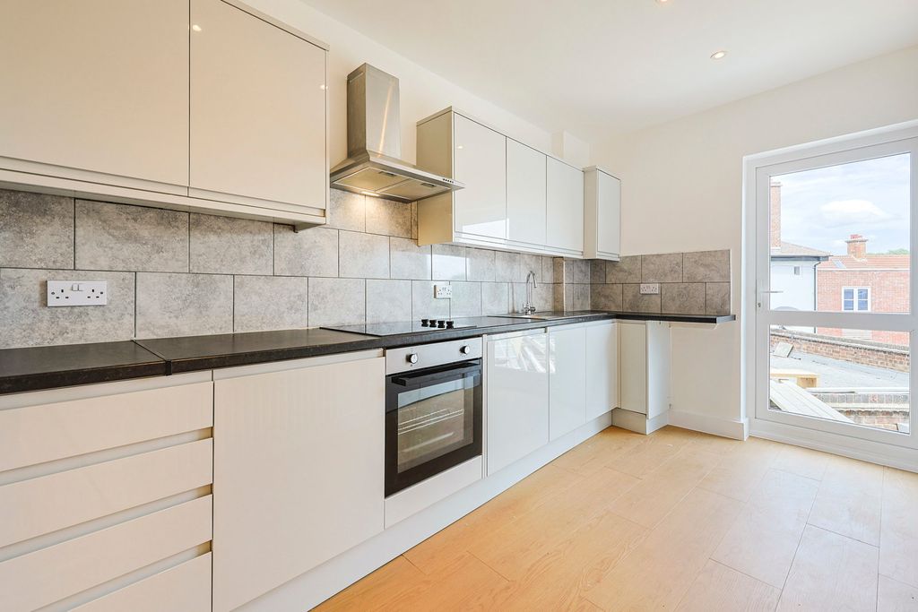 Property photo 1 of 10 Kitchen