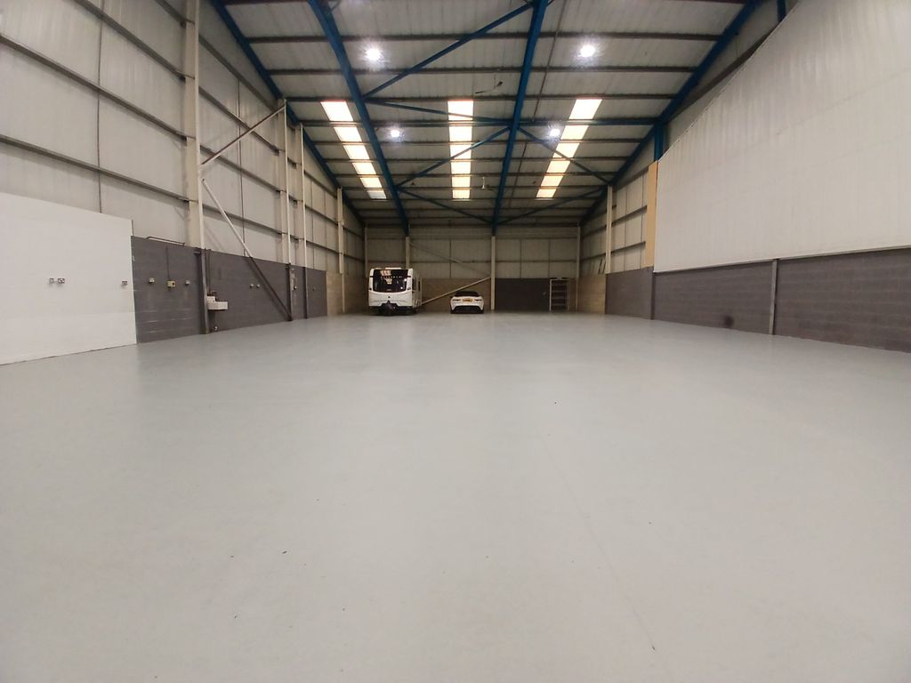 Property photo 3 of 11 Warehouse 2