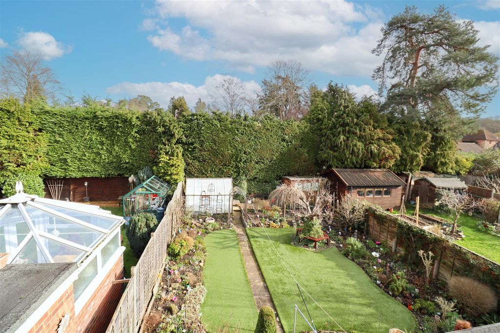 Property photo 2 of 18 Garden