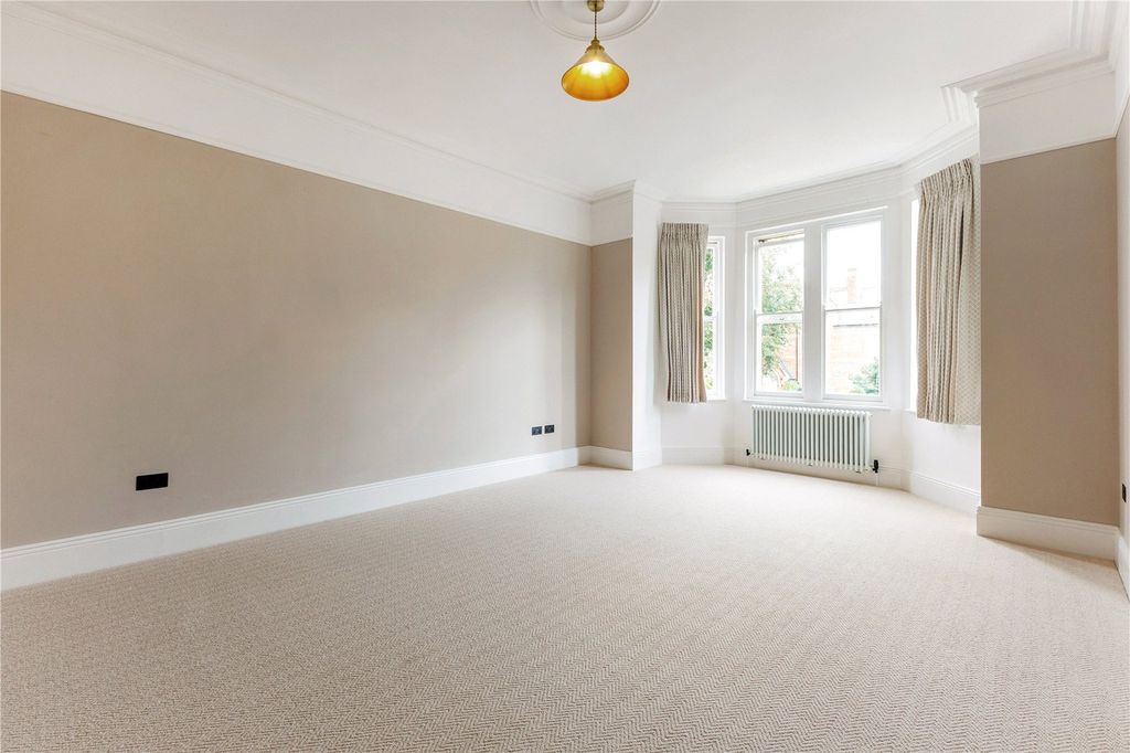 Property photo 3 of 14 Sitting Room