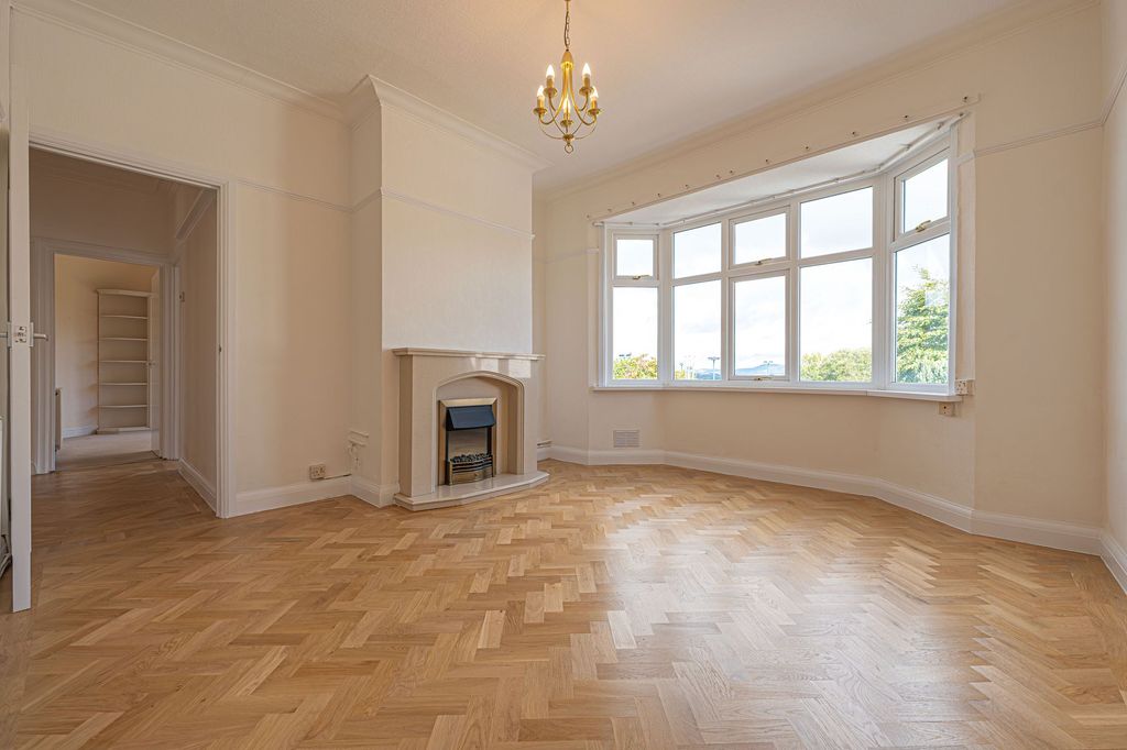 Property photo 3 of 36