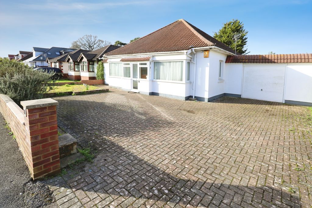 Property photo 1 of 17 Photo 12