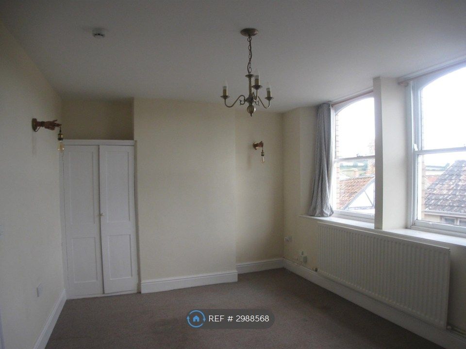 Property photo 2 of 19 Lounge