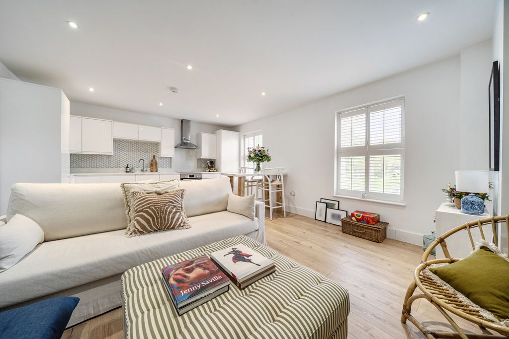 Property photo 3 of 13 1456694-12-6A034A...