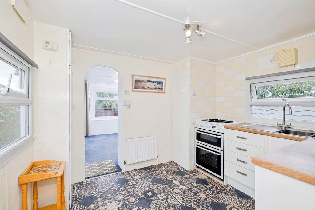 Property photo 2 of 16 Pbox-Img.Jpg