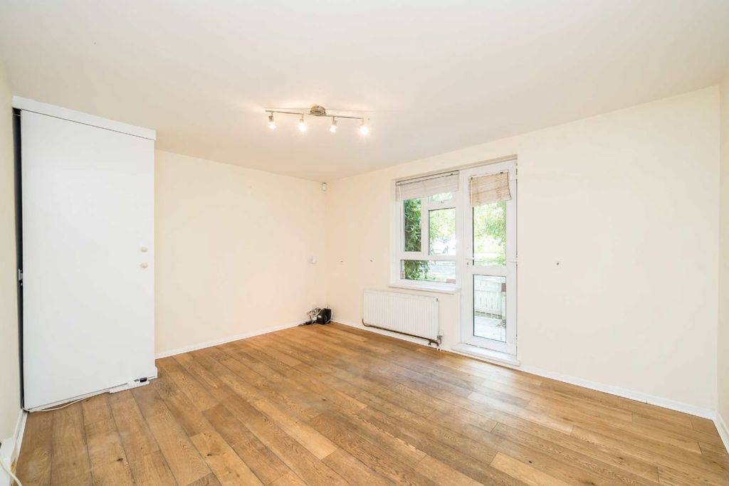 Property photo 2 of 5