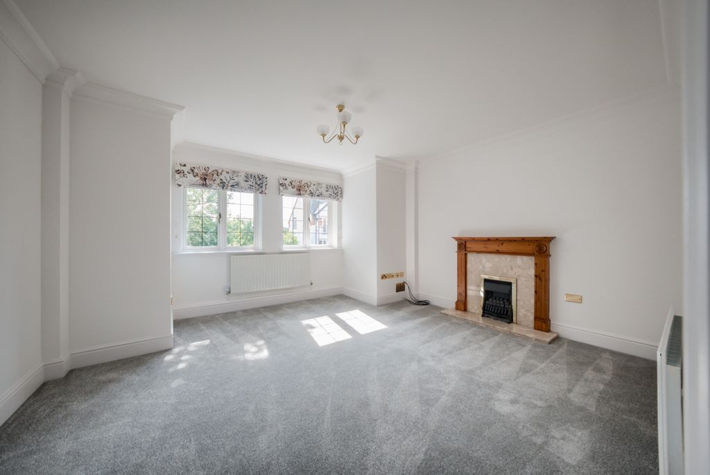 Property photo 3 of 17 Xt5A5975-Hdr(3)