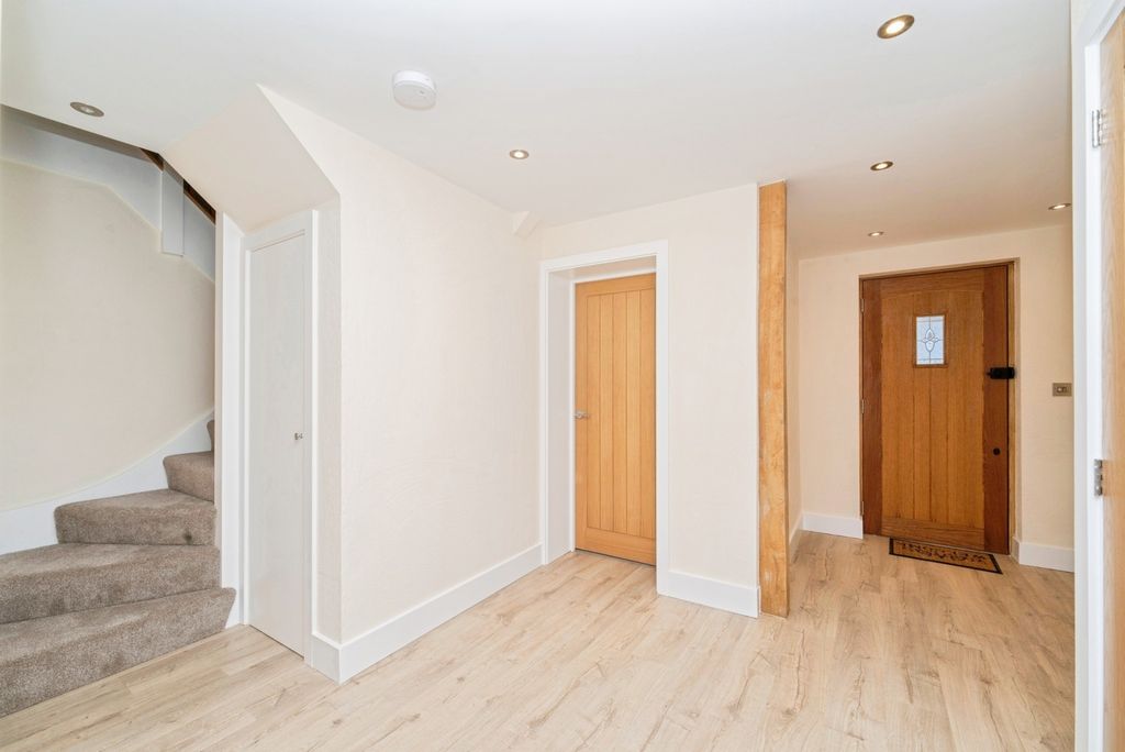 Property photo 2 of 21 Pbox-Img.Jpg