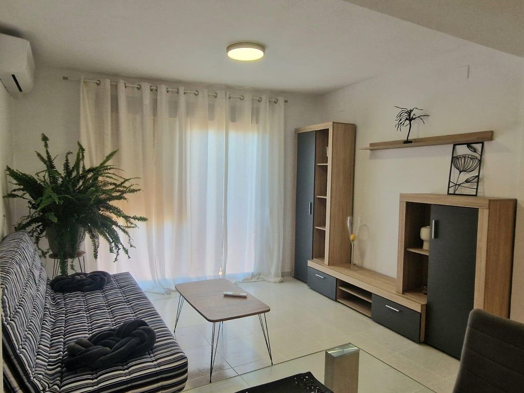 Property photo 3 of 37