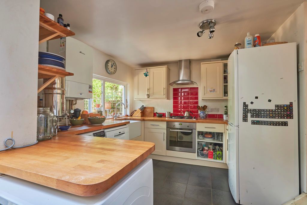 Property photo 2 of 18 Kitchen