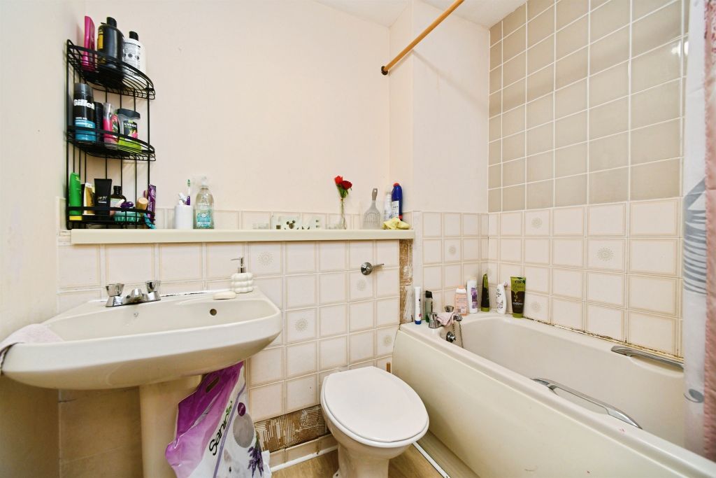 Additional image 14 of 2 bed flat for saleBalcombe Road, Peacehaven BN10