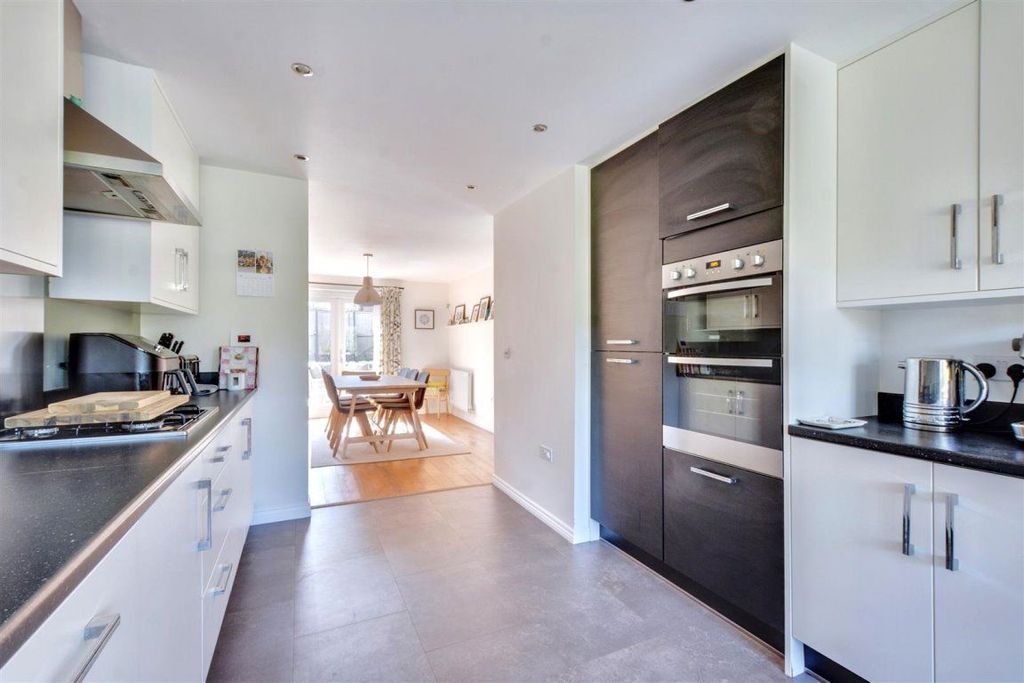 Property photo 3 of 22