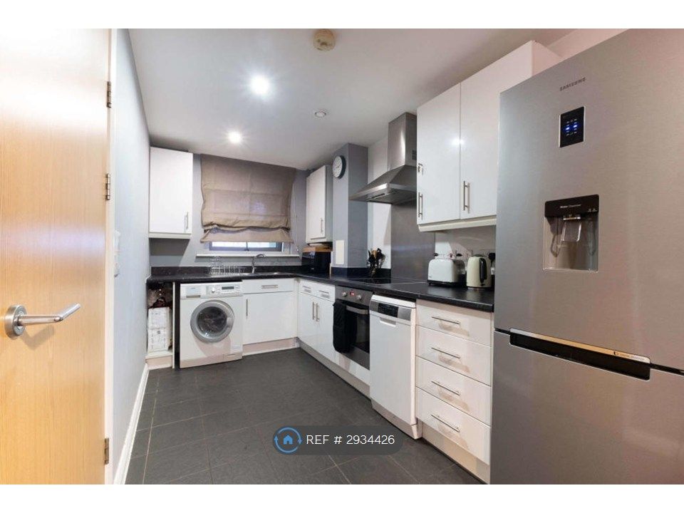 Property photo 2 of 10 Kitchen