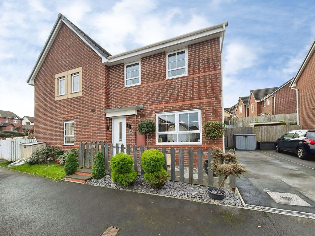 Property photo 2 of 33