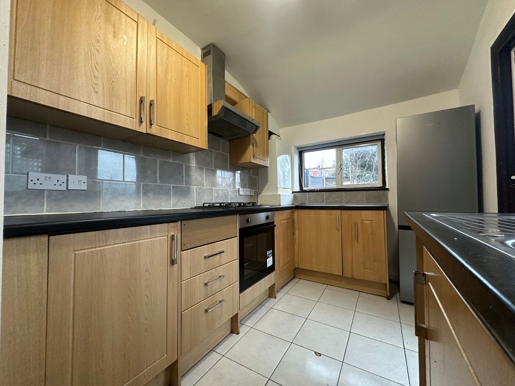 Property photo 1 of 5 Img_3899