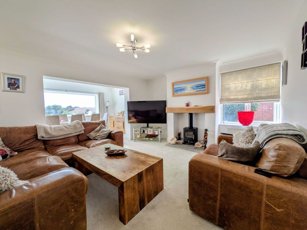 Property photo 2 of 19 E81290Df-23d3-4402-87Df-B879Db3714d1