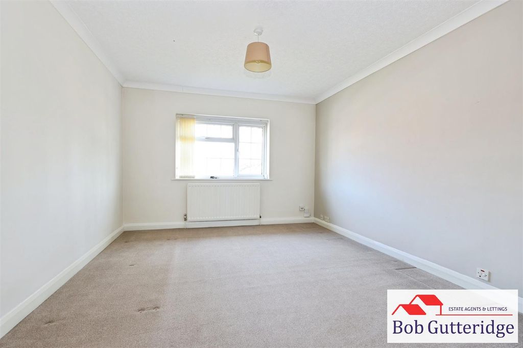 Property photo 2 of 13 Lounge